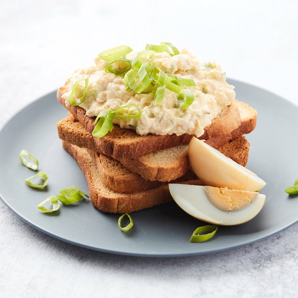 Toast with cold smoked eggs